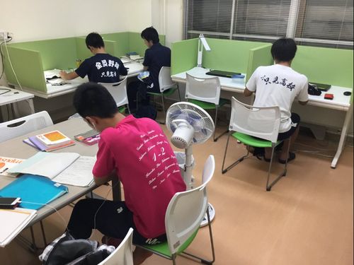 奥会津学習センターの学習室での一コマ