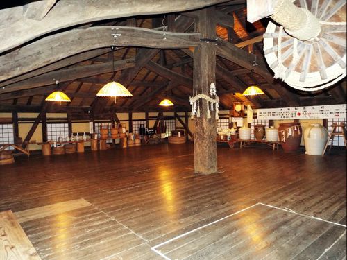 元禄年間の創業当時から残る「山下家もと蔵」