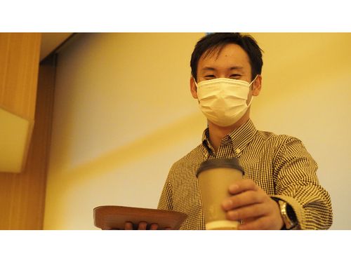 ラウンジでのコーヒー提供