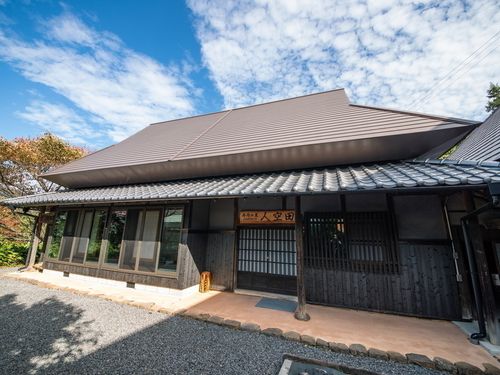 築約１５０年の古民家を改装した移住体験宿泊施設「井内の里　人空田」