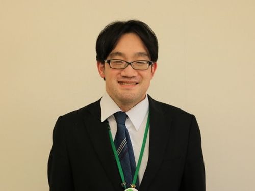 塙町地域おこし協力隊担当の鈴木さん（好きな食べ物：いくら）