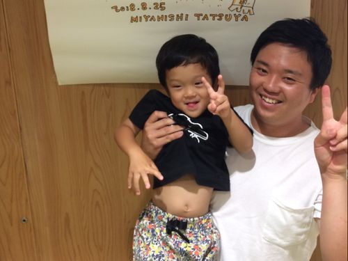 乾　智也（いぬい　ともや）さんとお子さん