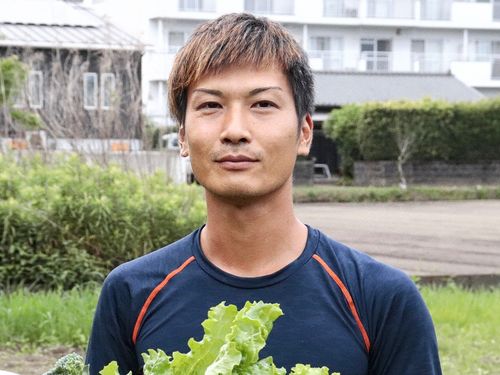 ピーマン農家で勉強中の甲斐さん！