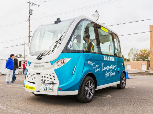 自動運転バスの実証実験