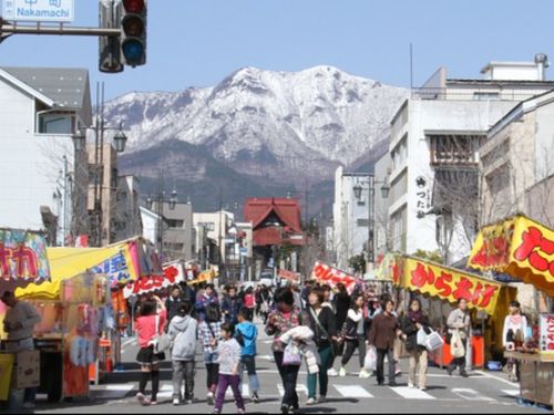 全国の土人形ファンが集う中野ひな市