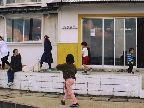 みんな町の子。自由気ままに子どもも過ごせる。