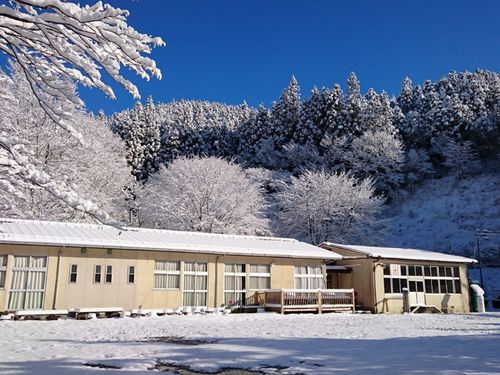 廃校となった分校を活用した、ふるさとカフェ「矢塚分校」