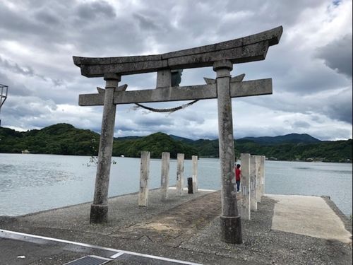 国の重要文化財である鳴無神社