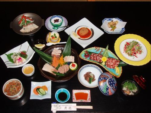くじら料理。実はくじらのまちなんです。おいしいです。