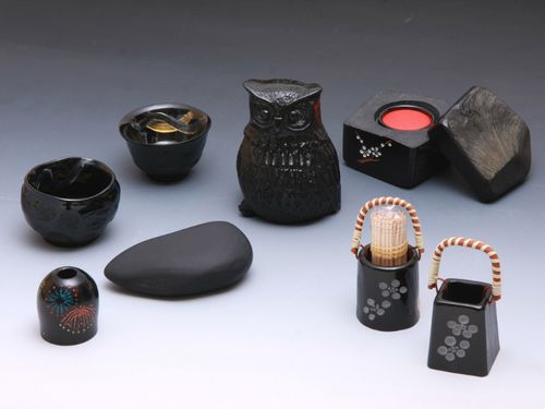 原石の他にも粉末にすることで色んな商品が作れます
