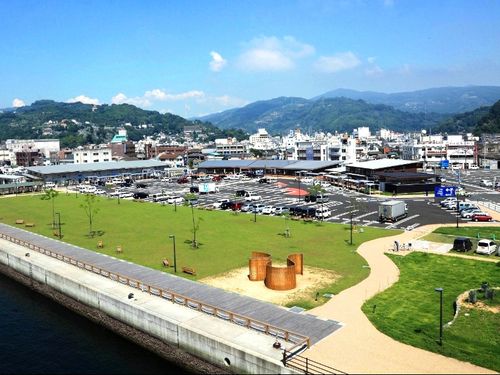 年間100万人以上の人が訪れる道の駅「八幡浜みなっと」