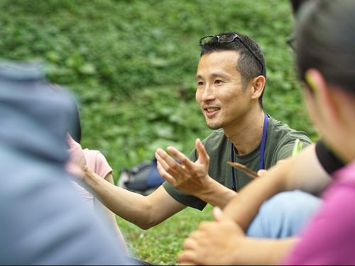 町と森を行き来して、事業構想(project design)、対話(dialogue)、しあわせ(well being)の研究と実践をしている、中村 一浩さん。森の中での自己との対話を担当くださいます。今年で３回目。