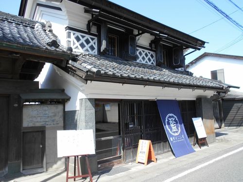 活動拠点の株式会社まちづくり村田では、空き蔵、空き家を活用した起業創業支援を行っています。