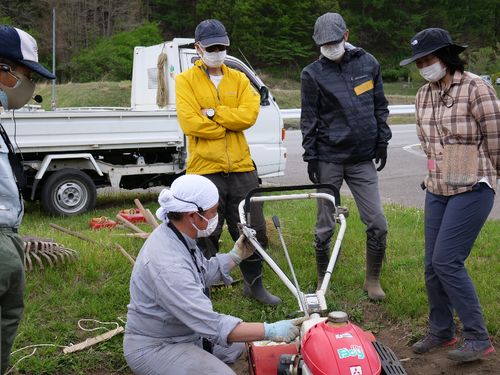 手順を習って動力にも挑戦します
