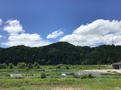 山々に囲われたこの地で、新たな"場"を開拓してほしいです