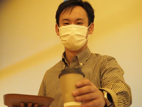 ラウンジでのコーヒー提供