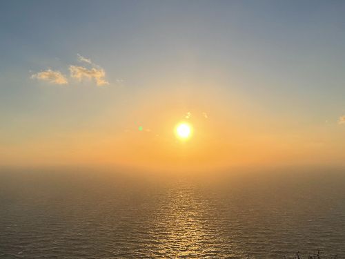 島ならではの夕日も、絶景ですよ。