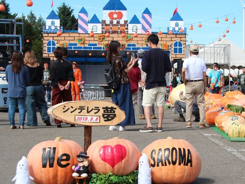 「シンデレラ夢まつり」は毎年大盛況です！