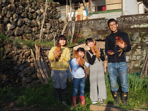 家族で土佐ジローを飼育中。子どもたちの「食育」にもなっているそう。