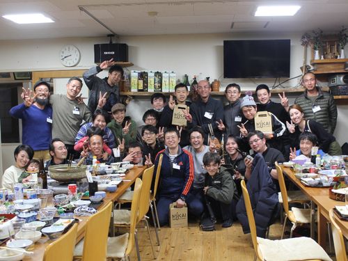 林業研修生のみんなでの集合写真（川手さん）