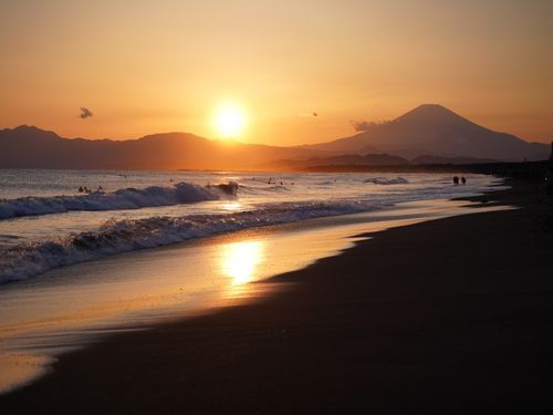 辻堂海岸から見える富士山とサンセット