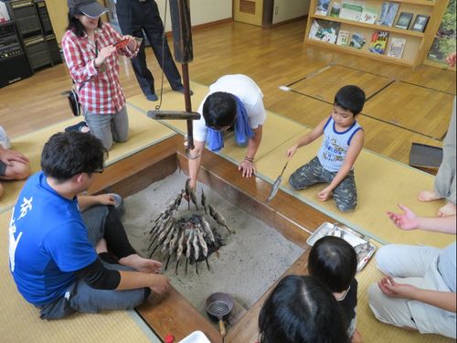 いろりでおさかなをやこう！