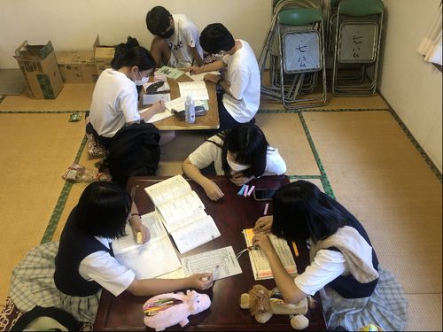 試験前の勉強中