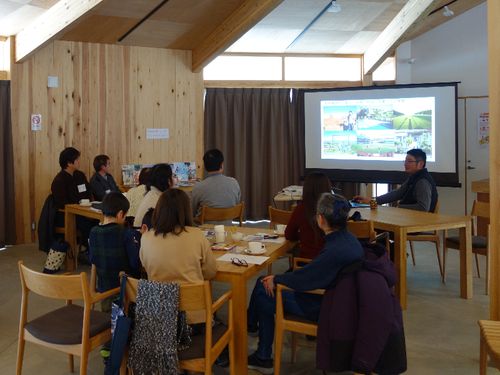 先輩移住者など町民との交流を行う「転入者応援カフェ」