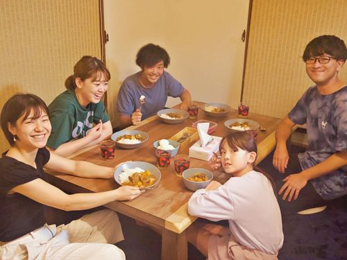 ご飯会も定期的に開催