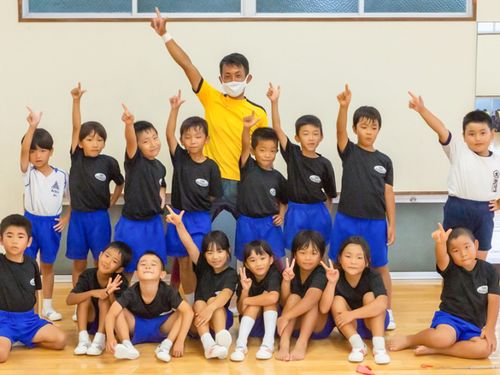 中野さんとクラブの子どもたち