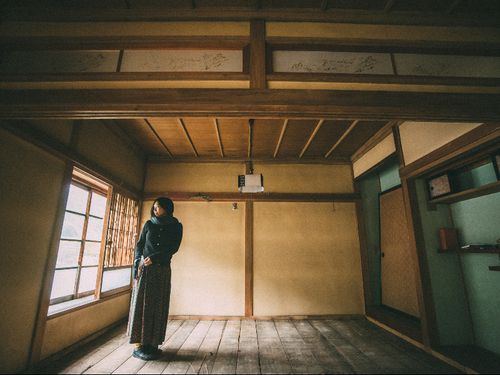 暮らしが生まれる。営むが生まれる。小さな経済の交わりが地域の未来を生み出す火種となるのだと思うのです。未来は、あなたの手の中に。