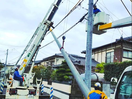 建柱作業中！危険な作業のため連携が重要です！