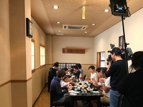 スムーズな撮影を行う為、許可申請から撮影当日の準備、スタッフの方々の食事や宿泊場所等の斡旋までKLSの業務は様々です。
