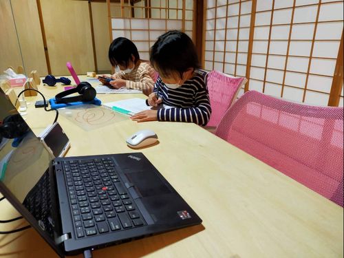 夏休みは小学生も一緒に出勤★