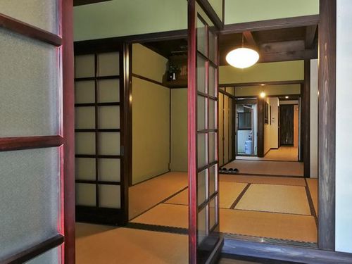 トマル場内観