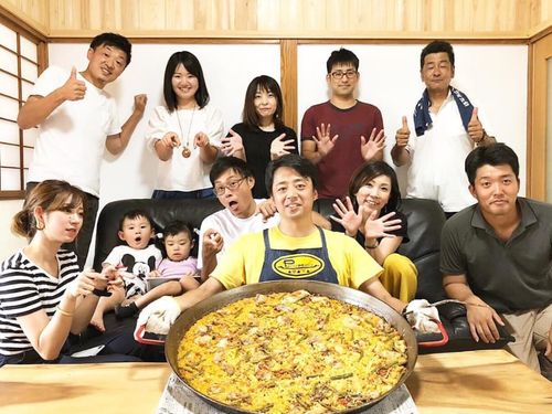 萩産の食材でパエリアパーティー！地域おこし協力隊OBが古民家レストランを開業しました。https://smout.jp/plans/2942