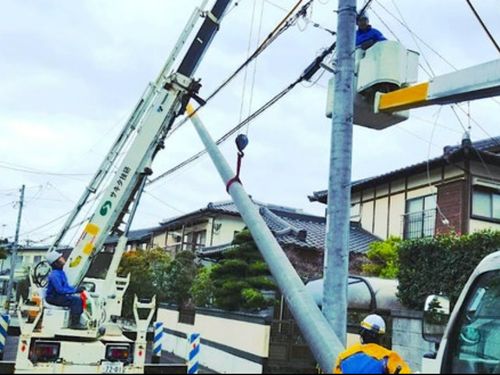 建柱作業中！危険な作業のため連携が重要です！