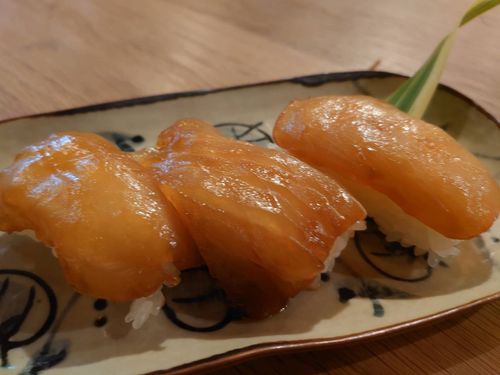 小笠原の郷土料理「サワラの島寿司」
