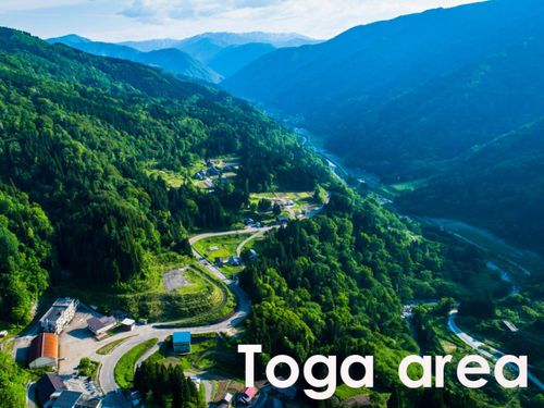 上空から見る景色は天空の城そのもの。大自然に囲まれた利賀地域で暮らしてみませんか？
