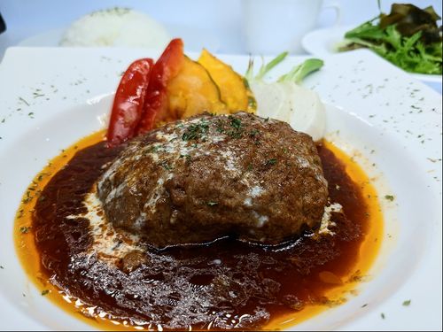 NO1人気の但馬牛を使ったハンバーグ