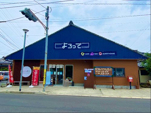 町民さんたちとリノベしてゲストハウスに。