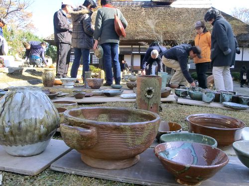特産品の益子焼。全国の根強いファンに支えられています。