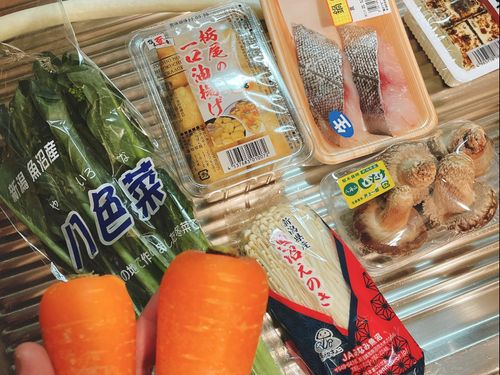 美味しいものだらけ。シェアハウスの仲間とご飯タイムも楽しい