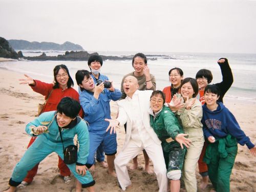 茂串海水浴場でダンス！