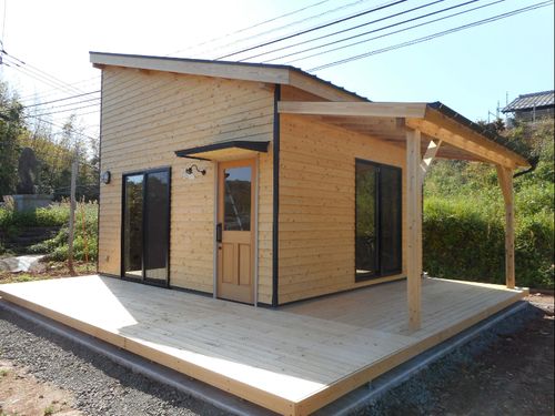 「タイニーハウス西海モデル」建築面積23㎡（6.9坪）ながらキッチン・バス・トイレなどの住宅設備も