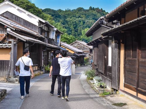 地元のガイドが大森町をご案内！