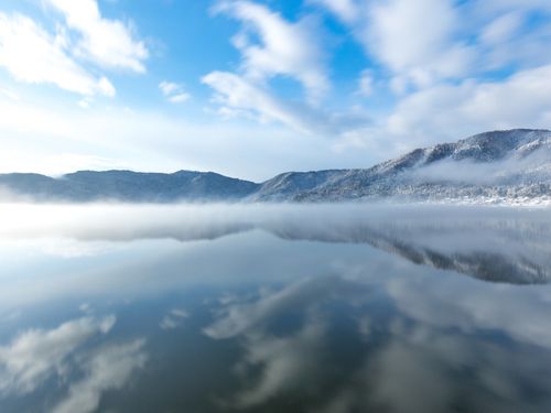 山と湖が近くにあるのでリフレッシュできるエリアです