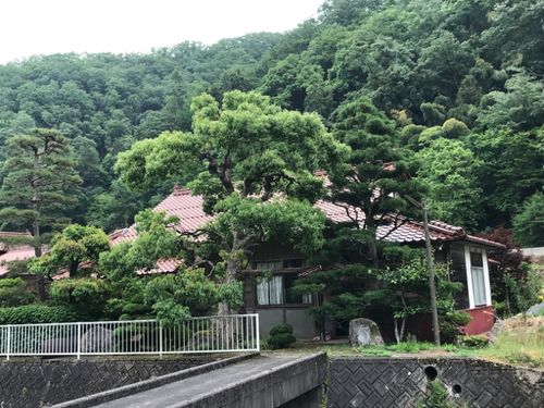 今年の「教室」は旧三江線宇都井駅のすぐそばにある元医院