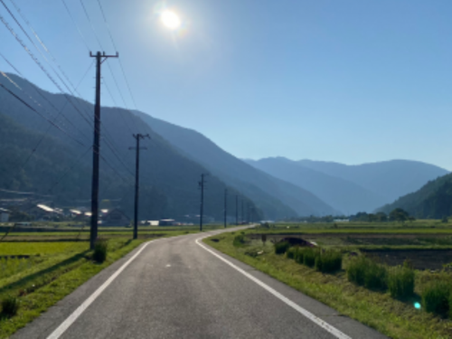 川島地区の里山の風景。