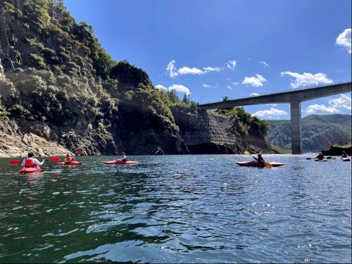 胆沢川のカヌー　夏はアクティビティが人気。ラフティングやSUPも。
